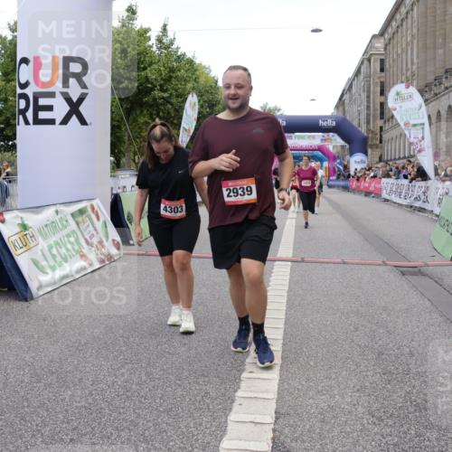 06.09.2026 - CURREX Alsterlauf Yannick Fuchs http://msf.ph/oto/10227079 06.09.2026 10:23:37 Ziel 2591, 2592, 2593, 2939, 3118, 3424, 4122, 4303, 4659, 5754, 8144 meine-sportfotos.de