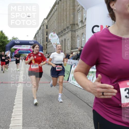 06.09.2026 - CURREX Alsterlauf Yannick Fuchs http://msf.ph/oto/10227091 06.09.2026 10:23:41 Ziel 2591, 2592, 2593, 2939, 3424, 3578, 3582, 4303, 4659, 6090, 8144 meine-sportfotos.de