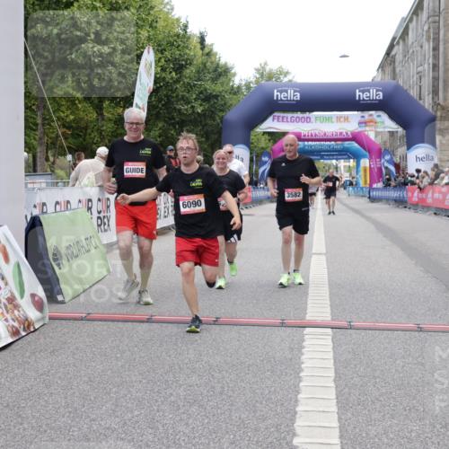 06.09.2026 - CURREX Alsterlauf Yannick Fuchs http://msf.ph/oto/10227098 06.09.2026 10:23:43 Ziel 2939, 3424, 3578, 3582, 4303, 4450, 4659, 6090, 8144 meine-sportfotos.de