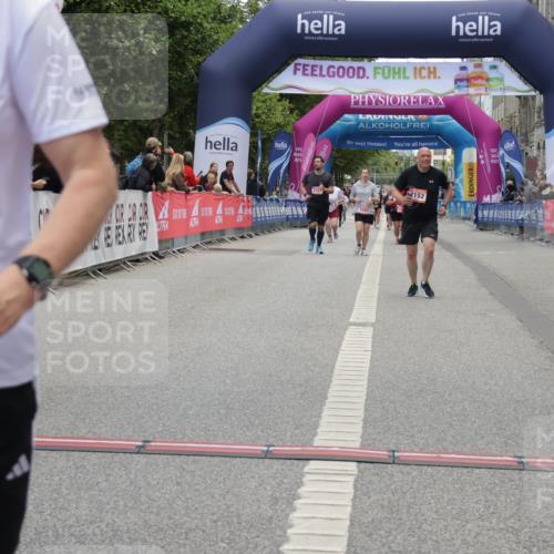 06.09.2026 - CURREX Alsterlauf Yannick Fuchs http://msf.ph/oto/10227117 06.09.2026 10:23:49 Ziel 2152, 3578, 3582, 4450, 6090 meine-sportfotos.de