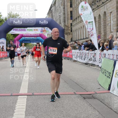 06.09.2026 - CURREX Alsterlauf Yannick Fuchs http://msf.ph/oto/10227118 06.09.2026 10:23:54 Ziel 2127, 2152, 2553, 4450, 5817 meine-sportfotos.de