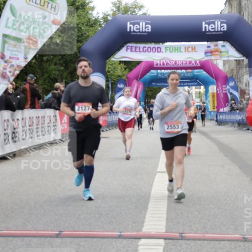 06.09.2026 - CURREX Alsterlauf Yannick Fuchs http://msf.ph/oto/10227124 06.09.2026 10:23:58 Ziel 2127, 2152, 2276, 2553, 5817, 6167 meine-sportfotos.de