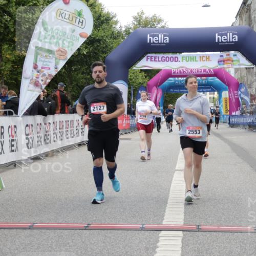06.09.2026 - CURREX Alsterlauf Yannick Fuchs http://msf.ph/oto/10227126 06.09.2026 10:23:58 Ziel 2127, 2152, 2276, 2553, 5817, 6167 meine-sportfotos.de