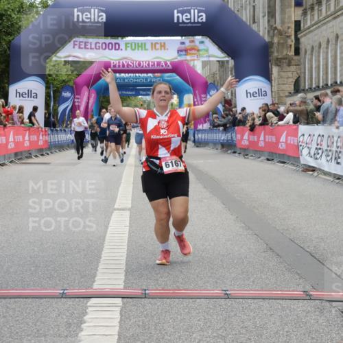 06.09.2026 - CURREX Alsterlauf Yannick Fuchs http://msf.ph/oto/10227138 06.09.2026 10:24:02 Ziel 2127, 2276, 2553, 5817, 6167 meine-sportfotos.de