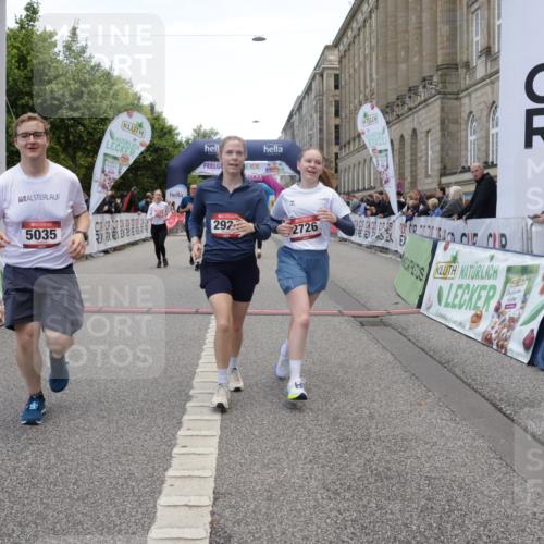 06.09.2026 - CURREX Alsterlauf Yannick Fuchs http://msf.ph/oto/10227172 06.09.2026 10:24:11 Ziel 2393, 2726, 2924, 3183, 3185, 4271, 5035, 5732 meine-sportfotos.de
