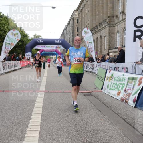 06.09.2026 - CURREX Alsterlauf Yannick Fuchs http://msf.ph/oto/10227197 06.09.2026 10:24:20 Ziel 2393, 3183, 3185, 3856, 3965, 4513, 4514, 5732, 6422 meine-sportfotos.de