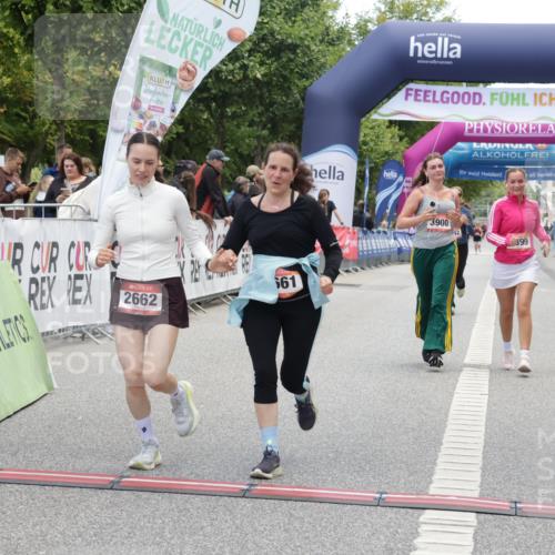 06.09.2026 - CURREX Alsterlauf Yannick Fuchs http://msf.ph/oto/10227211 06.09.2026 10:24:26 Ziel 2662, 3856, 3899, 3900, 5604, 5842, 6422 meine-sportfotos.de