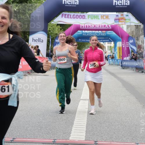 06.09.2026 - CURREX Alsterlauf Yannick Fuchs http://msf.ph/oto/10227216 06.09.2026 10:24:27 Ziel 2662, 3856, 3899, 3900, 5604, 5842 meine-sportfotos.de