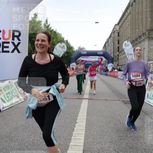 06.09.2026 - CURREX Alsterlauf Yannick Fuchs http://msf.ph/oto/10227222 06.09.2026 10:24:28 Ziel 2662, 3856, 3899, 3900, 5604, 5842 meine-sportfotos.de