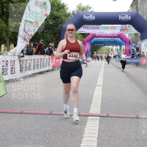 06.09.2026 - CURREX Alsterlauf Yannick Fuchs http://msf.ph/oto/10227264 06.09.2026 10:24:58 Ziel 3716, 4446, 4912, 4927 meine-sportfotos.de