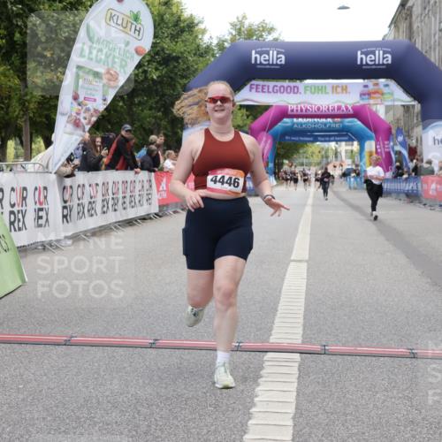 06.09.2026 - CURREX Alsterlauf Yannick Fuchs http://msf.ph/oto/10227265 06.09.2026 10:24:58 Ziel 3716, 4446, 4912, 4927 meine-sportfotos.de