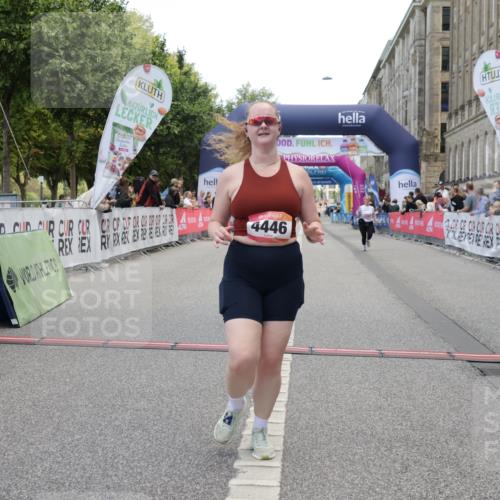 06.09.2026 - CURREX Alsterlauf Yannick Fuchs http://msf.ph/oto/10227268 06.09.2026 10:24:59 Ziel 3716, 4446, 4912, 4927 meine-sportfotos.de
