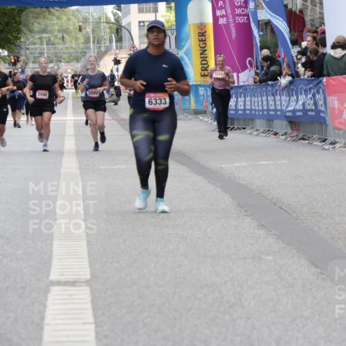 06.09.2026 - CURREX Alsterlauf Yannick Fuchs http://msf.ph/oto/10227278 06.09.2026 10:25:15 Ziel  meine-sportfotos.de