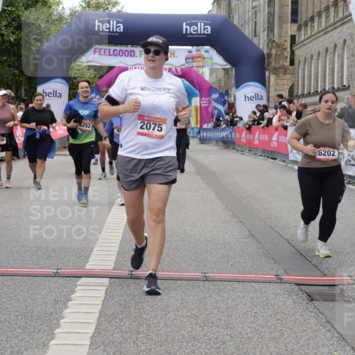 06.09.2026 - CURREX Alsterlauf Yannick Fuchs http://msf.ph/oto/10227317 06.09.2026 10:25:45 Ziel 2075, 2635, 2636, 3774, 4258, 6202, 6252, 6325 meine-sportfotos.de