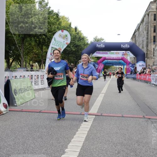 06.09.2026 - CURREX Alsterlauf Yannick Fuchs http://msf.ph/oto/10227323 06.09.2026 10:25:48 Ziel 2075, 2635, 2636, 3297, 3774, 4258, 4794, 5409, 6202, 6252, 6325 meine-sportfotos.de