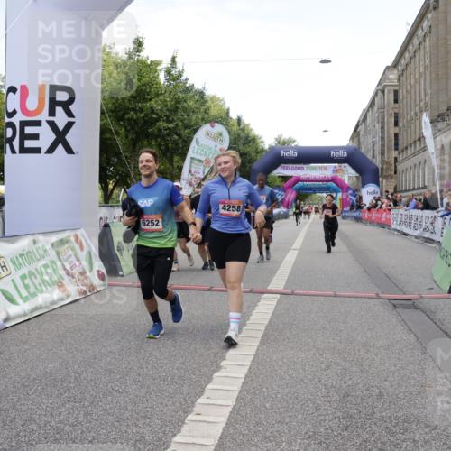 06.09.2026 - CURREX Alsterlauf Yannick Fuchs http://msf.ph/oto/10227325 06.09.2026 10:25:48 Ziel 2075, 2635, 2636, 3297, 3774, 4258, 4794, 5409, 6202, 6252, 6325 meine-sportfotos.de