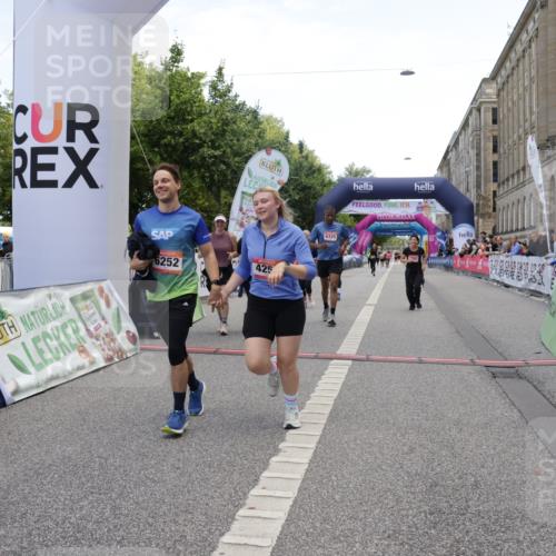 06.09.2026 - CURREX Alsterlauf Yannick Fuchs http://msf.ph/oto/10227326 06.09.2026 10:25:49 Ziel 2075, 2635, 2636, 3297, 3774, 4258, 4794, 5409, 6202, 6252, 6325 meine-sportfotos.de