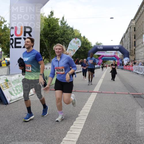 06.09.2026 - CURREX Alsterlauf Yannick Fuchs http://msf.ph/oto/10227328 06.09.2026 10:25:49 Ziel 2075, 2635, 2636, 3297, 3774, 4258, 4794, 5409, 6202, 6252, 6325 meine-sportfotos.de