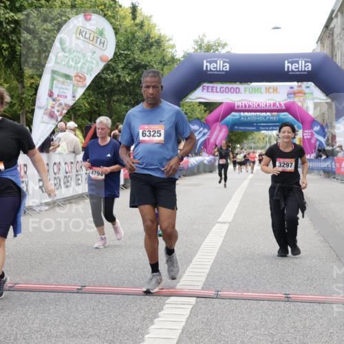 06.09.2026 - CURREX Alsterlauf Yannick Fuchs http://msf.ph/oto/10227332 06.09.2026 10:25:50 Ziel 2075, 2635, 2636, 3297, 3774, 4258, 4794, 5409, 6202, 6252, 6325 meine-sportfotos.de