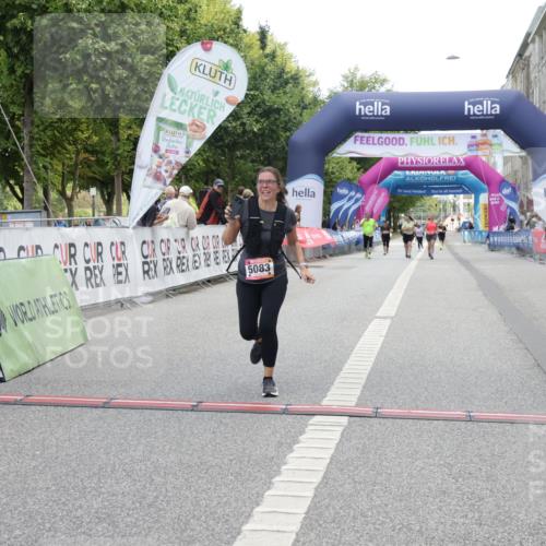 06.09.2026 - CURREX Alsterlauf Yannick Fuchs http://msf.ph/oto/10227361 06.09.2026 10:25:57 Ziel 2635, 2636, 3297, 4794, 5083, 5409, 6325 meine-sportfotos.de
