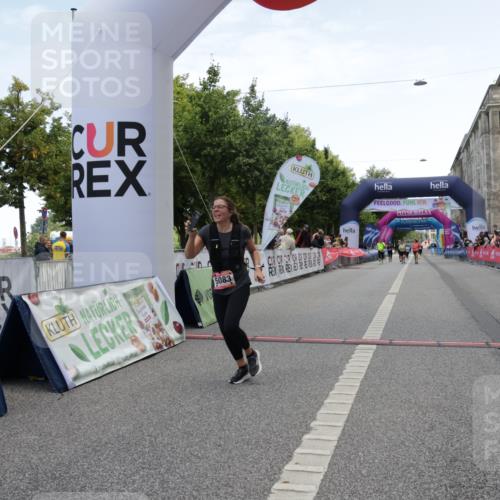 06.09.2026 - CURREX Alsterlauf Yannick Fuchs http://msf.ph/oto/10227369 06.09.2026 10:25:59 Ziel 4794, 5083, 5409 meine-sportfotos.de