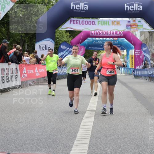 06.09.2026 - CURREX Alsterlauf Yannick Fuchs http://msf.ph/oto/10227377 06.09.2026 10:26:09 Ziel 2439, 2468 meine-sportfotos.de