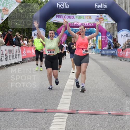 06.09.2026 - CURREX Alsterlauf Yannick Fuchs http://msf.ph/oto/10227381 06.09.2026 10:26:10 Ziel 2439, 2468, 4170 meine-sportfotos.de