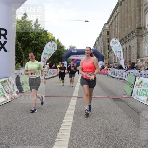 06.09.2026 - CURREX Alsterlauf Yannick Fuchs http://msf.ph/oto/10227388 06.09.2026 10:26:13 Ziel 2439, 2468, 4170, 5944 meine-sportfotos.de
