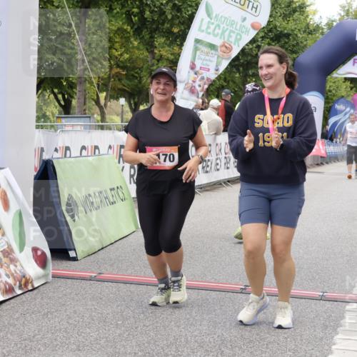 06.09.2026 - CURREX Alsterlauf Yannick Fuchs http://msf.ph/oto/10227392 06.09.2026 10:26:15 Ziel 2439, 2468, 4170, 5944 meine-sportfotos.de