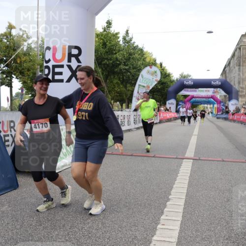 06.09.2026 - CURREX Alsterlauf Yannick Fuchs http://msf.ph/oto/10227397 06.09.2026 10:26:16 Ziel 2439, 2468, 4170, 5944 meine-sportfotos.de
