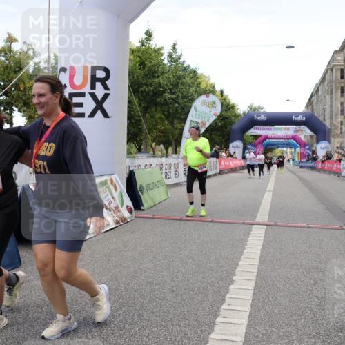 06.09.2026 - CURREX Alsterlauf Yannick Fuchs http://msf.ph/oto/10227399 06.09.2026 10:26:16 Ziel 2439, 2468, 4170, 5944 meine-sportfotos.de
