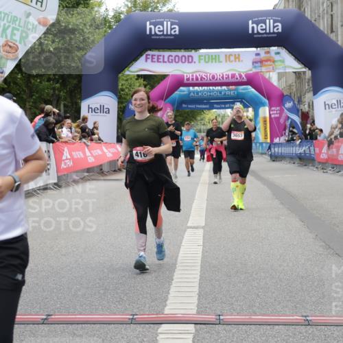 06.09.2026 - CURREX Alsterlauf Yannick Fuchs http://msf.ph/oto/10227414 06.09.2026 10:26:24 Ziel 4168, 4385, 4386, 5944 meine-sportfotos.de