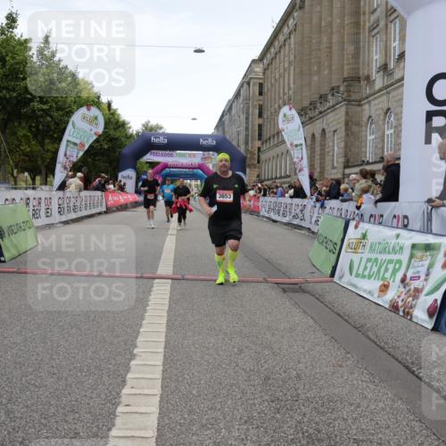06.09.2026 - CURREX Alsterlauf Yannick Fuchs http://msf.ph/oto/10227420 06.09.2026 10:26:29 Ziel 2282, 2283, 3653, 4168, 4385, 4386 meine-sportfotos.de