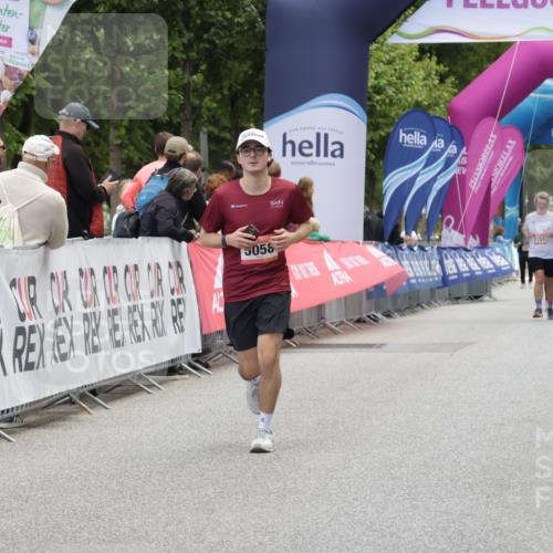 06.09.2026 - CURREX Alsterlauf Yannick Fuchs http://msf.ph/oto/10227432 06.09.2026 10:26:37 Ziel 2282, 2283, 3653, 3784, 5058 meine-sportfotos.de