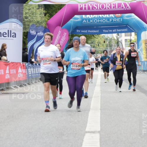 06.09.2026 - CURREX Alsterlauf Yannick Fuchs http://msf.ph/oto/10227442 06.09.2026 10:26:47 Ziel 3013, 5058 meine-sportfotos.de