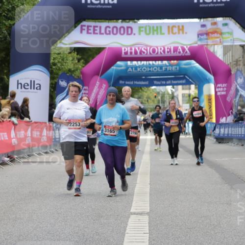 06.09.2026 - CURREX Alsterlauf Yannick Fuchs http://msf.ph/oto/10227443 06.09.2026 10:26:48 Ziel 2253, 3013, 3165, 5058 meine-sportfotos.de