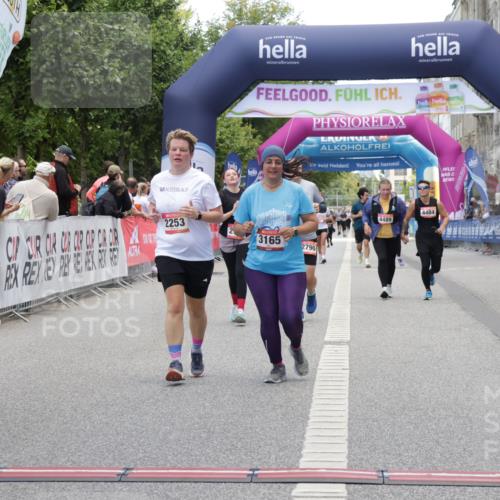 06.09.2026 - CURREX Alsterlauf Yannick Fuchs http://msf.ph/oto/10227447 06.09.2026 10:26:51 Ziel 2253, 2790, 2791, 3013, 3165 meine-sportfotos.de