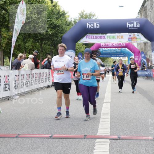 06.09.2026 - CURREX Alsterlauf Yannick Fuchs http://msf.ph/oto/10227449 06.09.2026 10:26:52 Ziel 2253, 2790, 2791, 3013, 3165 meine-sportfotos.de