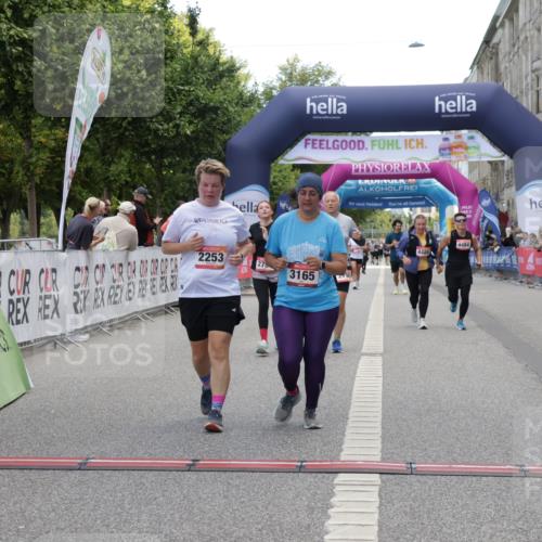 06.09.2026 - CURREX Alsterlauf Yannick Fuchs http://msf.ph/oto/10227450 06.09.2026 10:26:52 Ziel 2253, 2790, 2791, 3013, 3165 meine-sportfotos.de