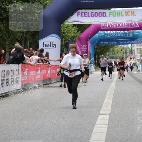 06.09.2026 - CURREX Alsterlauf Yannick Fuchs http://msf.ph/oto/10227486 06.09.2026 10:27:09 Ziel 2052, 4978, 5066 meine-sportfotos.de