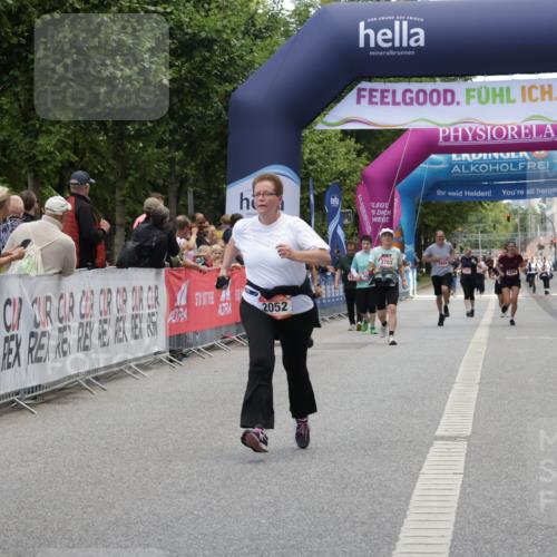 06.09.2026 - CURREX Alsterlauf Yannick Fuchs http://msf.ph/oto/10227489 06.09.2026 10:27:10 Ziel 2052, 4978, 5066 meine-sportfotos.de