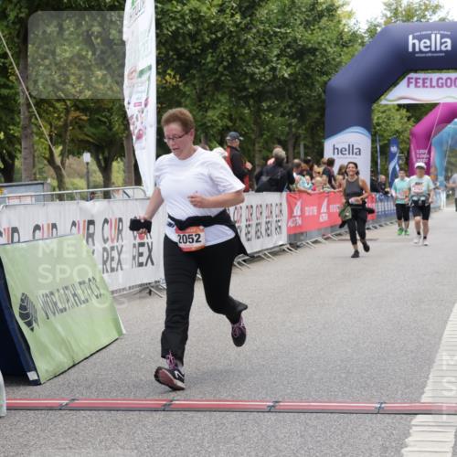 06.09.2026 - CURREX Alsterlauf Yannick Fuchs http://msf.ph/oto/10227493 06.09.2026 10:27:11 Ziel 2052, 4978, 5066 meine-sportfotos.de