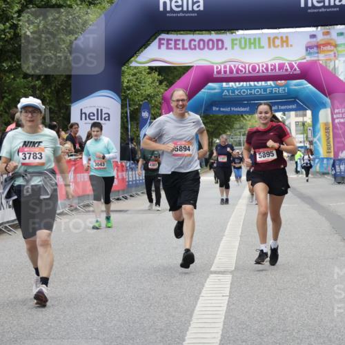 06.09.2026 - CURREX Alsterlauf Yannick Fuchs http://msf.ph/oto/10227502 06.09.2026 10:27:17 Ziel 2052, 3783, 5894, 5895 meine-sportfotos.de