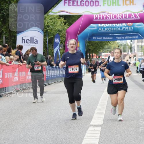 06.09.2026 - CURREX Alsterlauf Yannick Fuchs http://msf.ph/oto/10227522 06.09.2026 10:27:24 Ziel 3043, 3783, 5894, 5895 meine-sportfotos.de