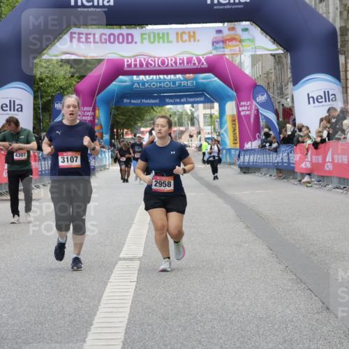 06.09.2026 - CURREX Alsterlauf Yannick Fuchs http://msf.ph/oto/10227525 06.09.2026 10:27:25 Ziel 3043, 3783, 5894, 5895 meine-sportfotos.de