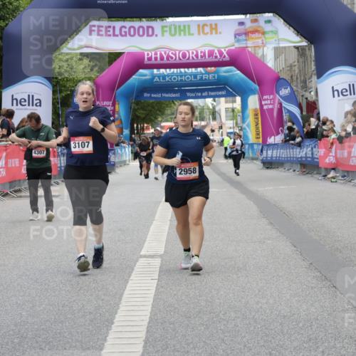 06.09.2026 - CURREX Alsterlauf Yannick Fuchs http://msf.ph/oto/10227526 06.09.2026 10:27:26 Ziel 3043, 3783, 5894, 5895 meine-sportfotos.de