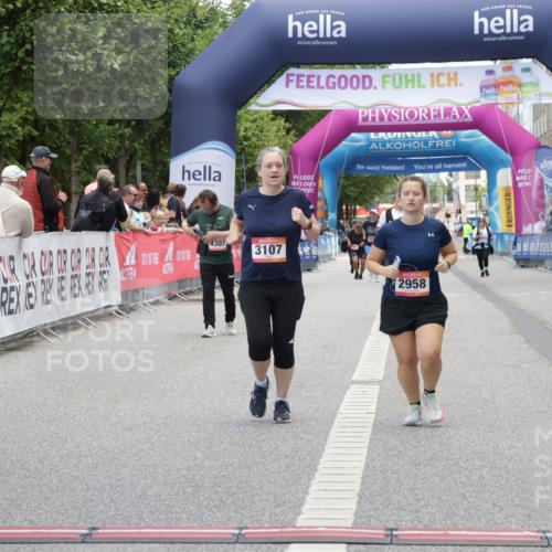 06.09.2026 - CURREX Alsterlauf Yannick Fuchs http://msf.ph/oto/10227527 06.09.2026 10:27:26 Ziel 3043, 3783, 5894, 5895 meine-sportfotos.de