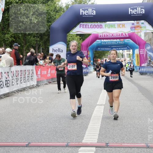 06.09.2026 - CURREX Alsterlauf Yannick Fuchs http://msf.ph/oto/10227528 06.09.2026 10:27:26 Ziel 3043, 3783, 5894, 5895 meine-sportfotos.de