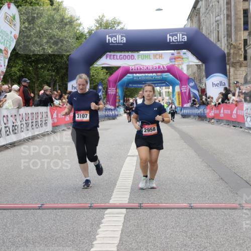 06.09.2026 - CURREX Alsterlauf Yannick Fuchs http://msf.ph/oto/10227530 06.09.2026 10:27:27 Ziel 3043 meine-sportfotos.de