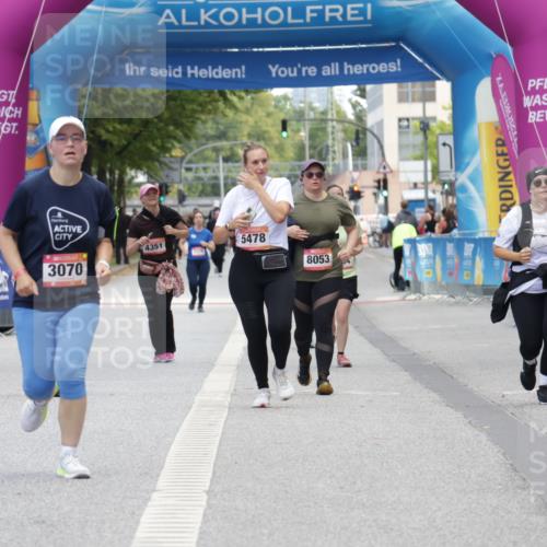 06.09.2026 - CURREX Alsterlauf Yannick Fuchs http://msf.ph/oto/10227543 06.09.2026 10:27:35 Ziel 3070, 4307 meine-sportfotos.de